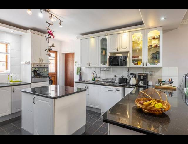 3 BEDROOM HOUSE FOR SALE IN ZEVENDAL